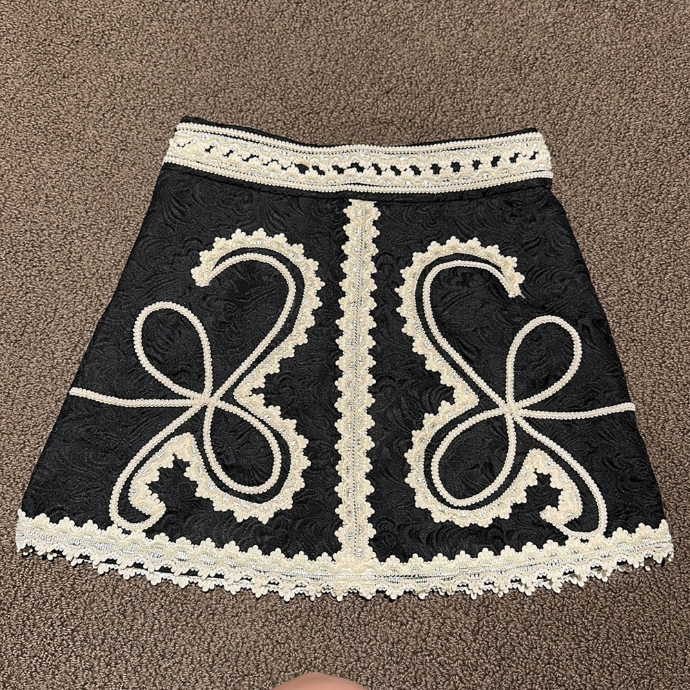 Embroidered skirt